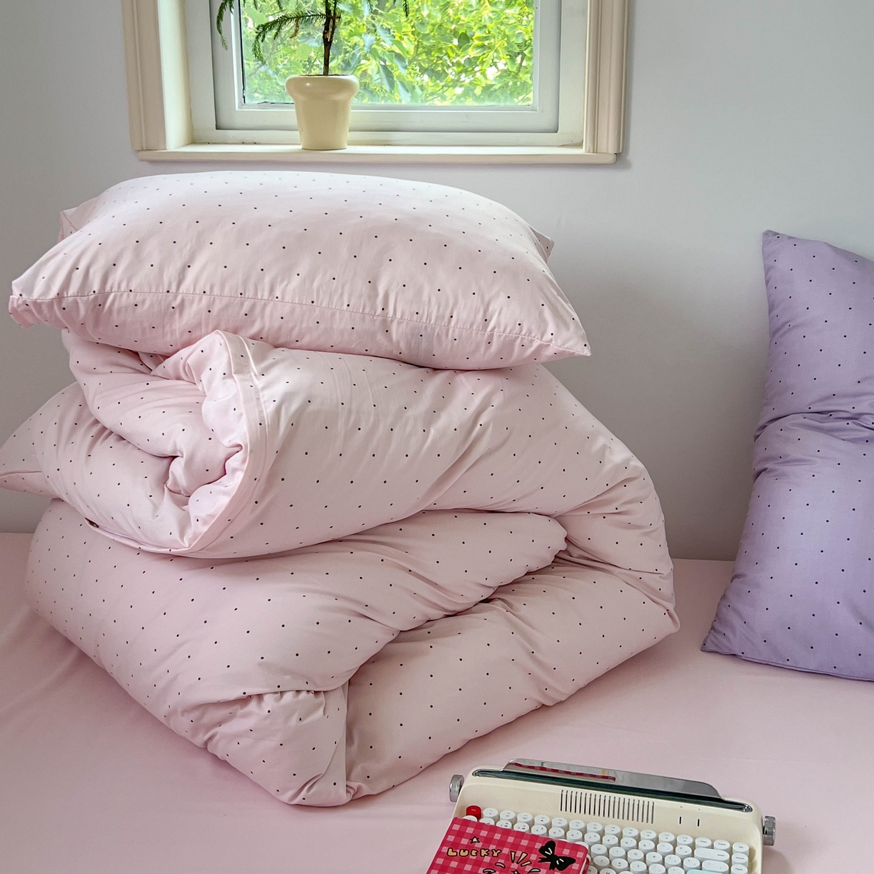 91家纺网 家纺一手货源 找家纺 （总）红嘴企鹅 2025新款云感提花双层纱印花系列四件套