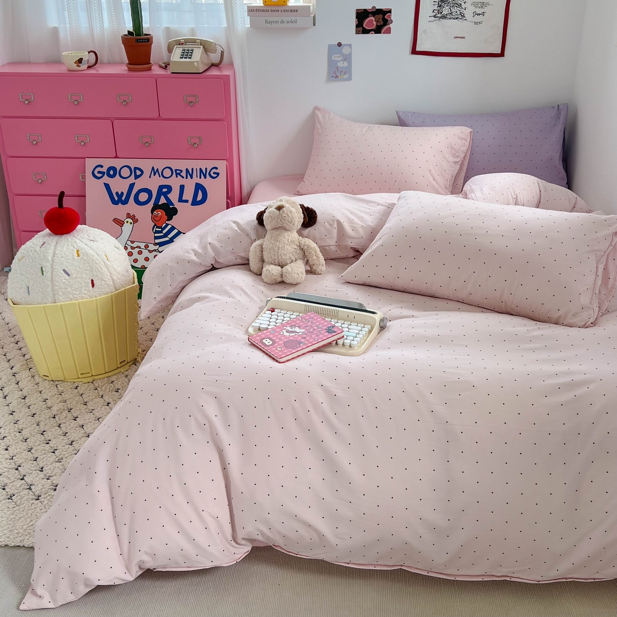 91家纺网 家纺一手货源 找家纺 红嘴企鹅 2025新款云感提花双层纱印花系列四件套 波点粉