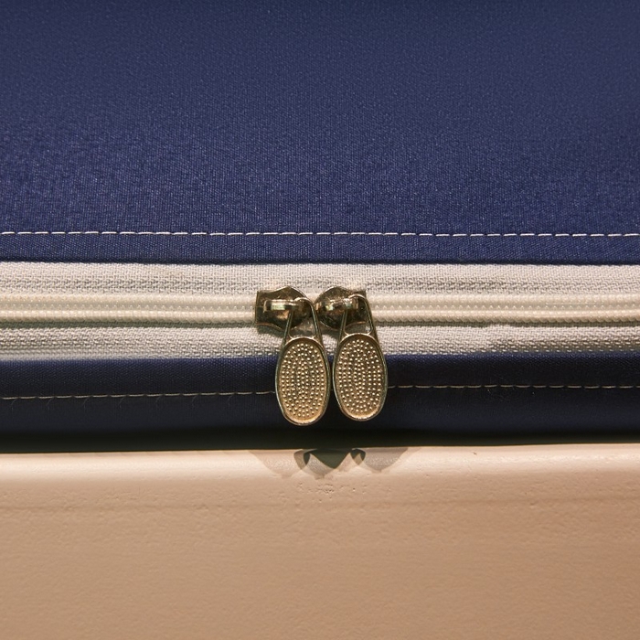 91家纺网 家纺一手货源 找家纺 雪姿家纺 2025新款A类大版印花款物理强遮光纳米技术环保透气超强遮光防蚊学生坐床蚊帐 小狗追蝶