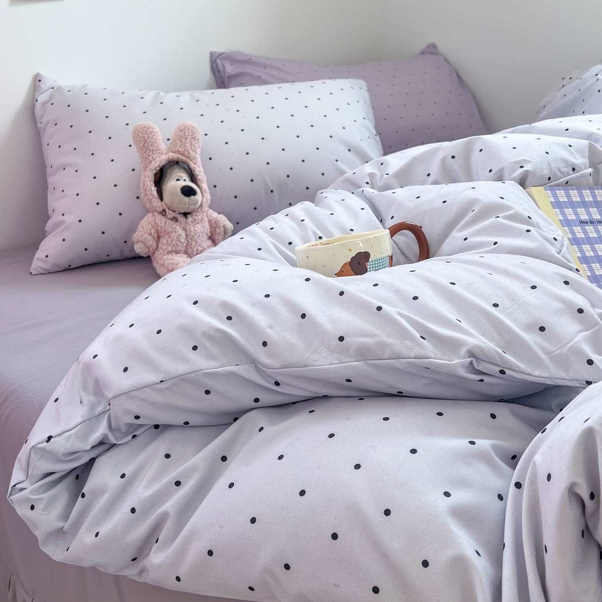 91家纺网 家纺一手货源 找家纺 红嘴企鹅 2025新款云感提花双层纱印花系列四件套 波点灰