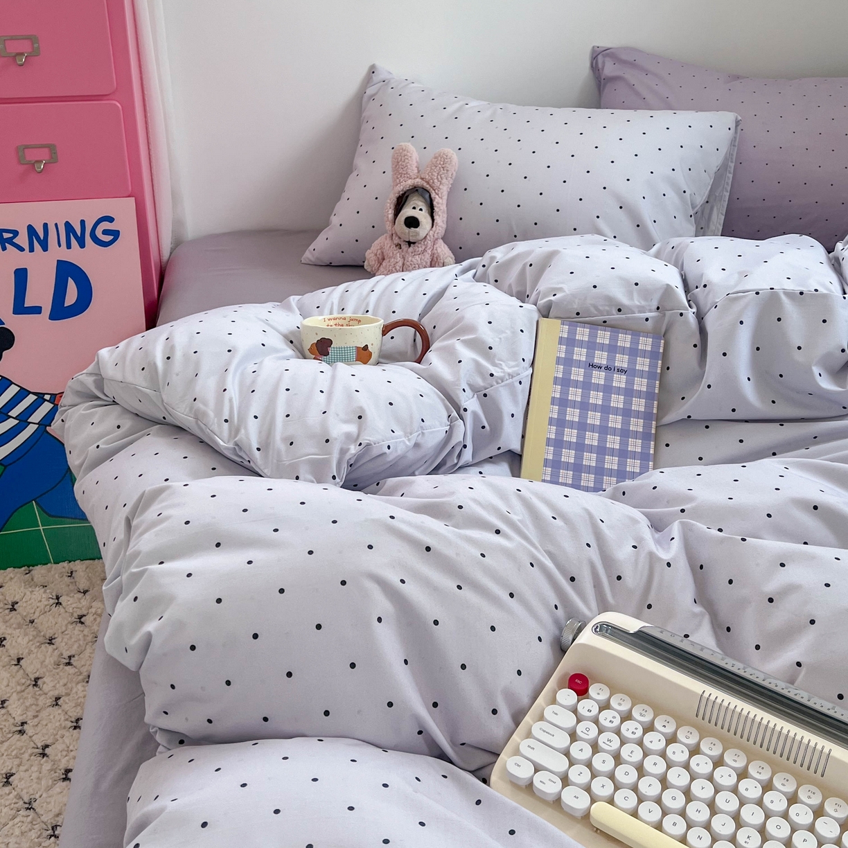 91家纺网 家纺一手货源 找家纺 红嘴企鹅 2025新款云感提花双层纱印花系列四件套 波点灰