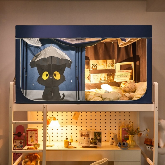 91家纺网 家纺一手货源 找家纺 雪姿家纺 2025新款A类大版印花款物理强遮光纳米技术环保透气超强遮光防蚊学生坐床蚊帐 雨猫精灵