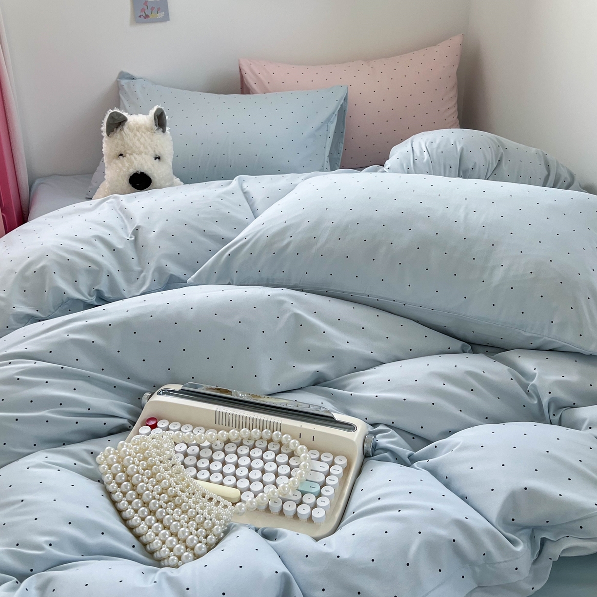 91家纺网 家纺一手货源 找家纺 红嘴企鹅 2025新款云感提花双层纱印花系列四件套 波点蓝