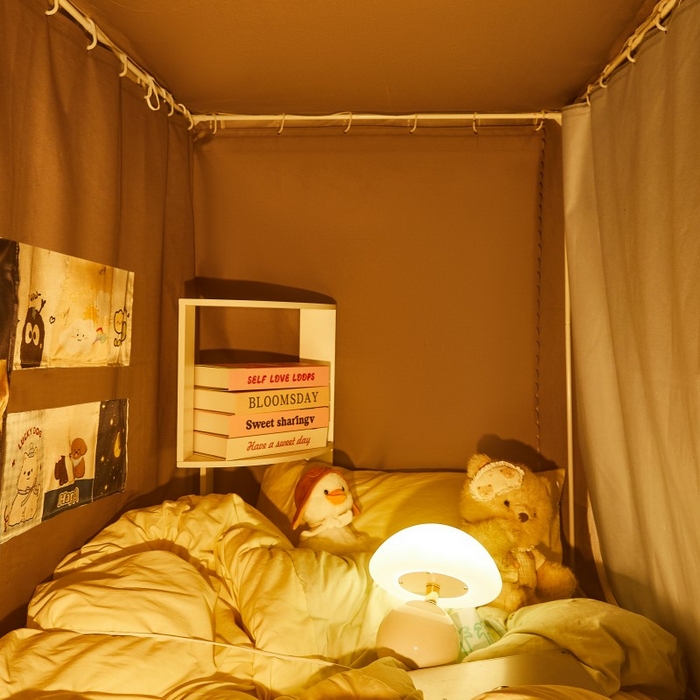 91家纺网 家纺一手货源 找家纺 雪姿家纺 2025新款A类大版印花款物理强遮光纳米技术环保透气超强遮光防蚊学生坐床蚊帐 俏皮小黑