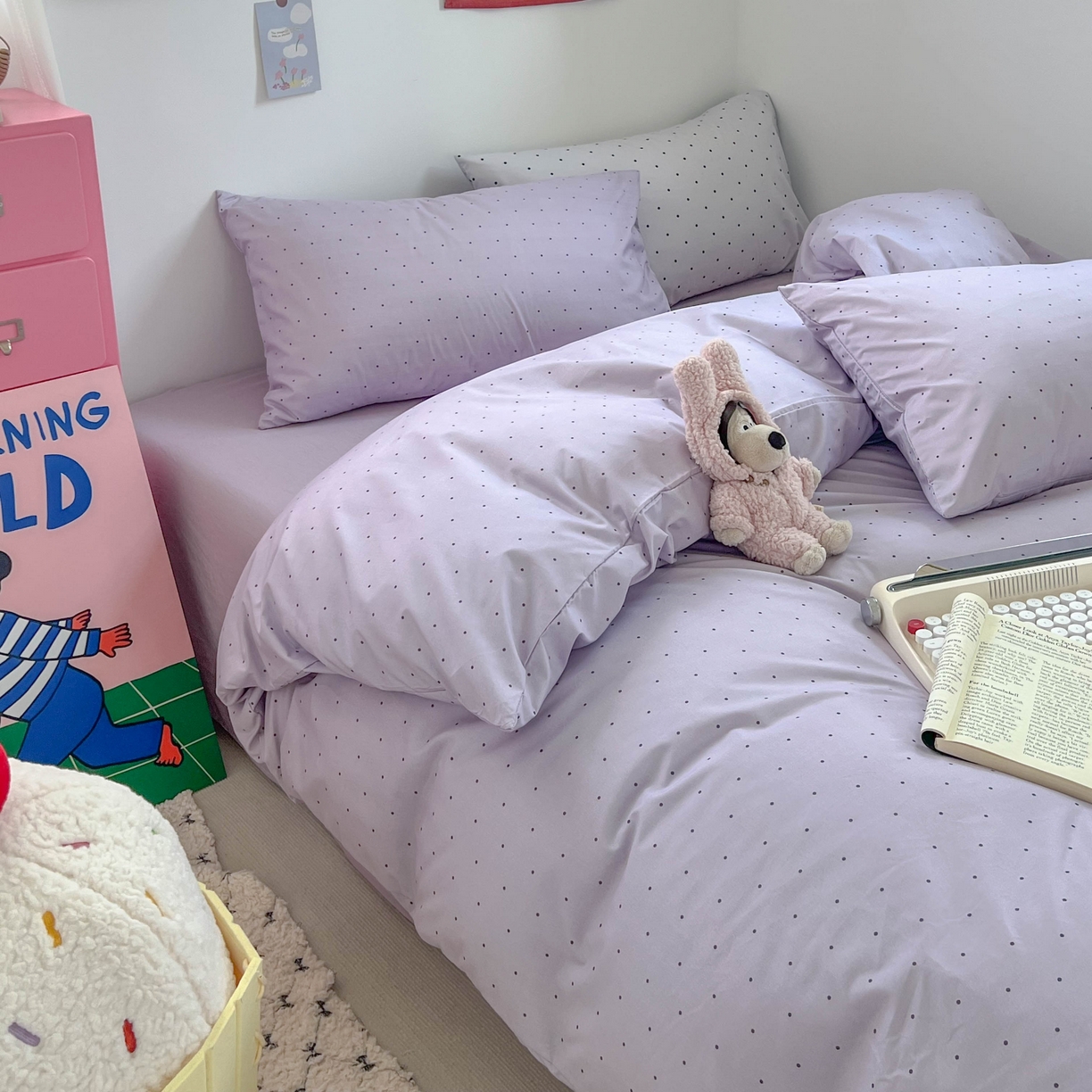 91家纺网 家纺一手货源 找家纺 红嘴企鹅 2025新款云感提花双层纱印花系列四件套 波点紫