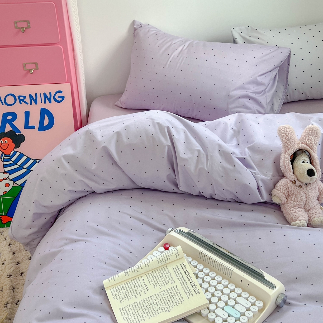 91家纺网 家纺一手货源 找家纺 红嘴企鹅 2025新款云感提花双层纱印花系列四件套 波点紫