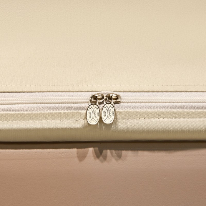 91家纺网 家纺一手货源 找家纺 雪姿家纺 2025新款A类大版印花款物理强遮光纳米技术环保透气超强遮光防蚊学生坐床蚊帐 快乐小汪