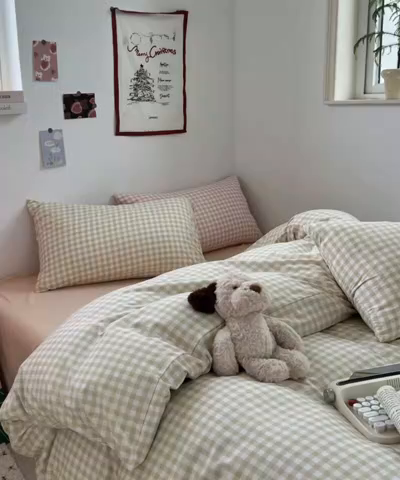 91家纺网 家纺一手货源 找家纺 红嘴企鹅 2025新款云感提花双层纱印花系列四件套 格子黄