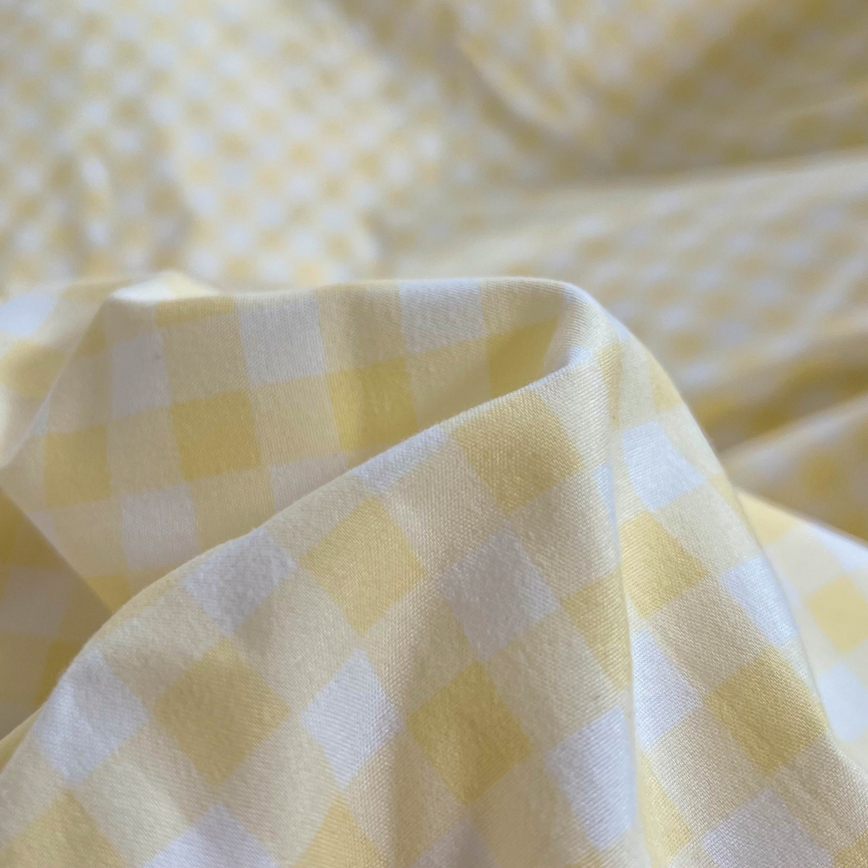 91家纺网 家纺一手货源 找家纺 红嘴企鹅 2025新款云感提花双层纱印花系列四件套 格子黄