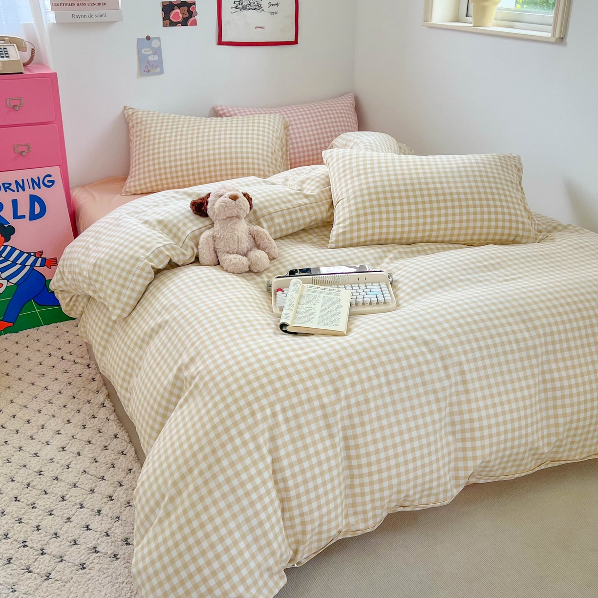 91家纺网 家纺一手货源 找家纺 红嘴企鹅 2025新款云感提花双层纱印花系列四件套 格子咖