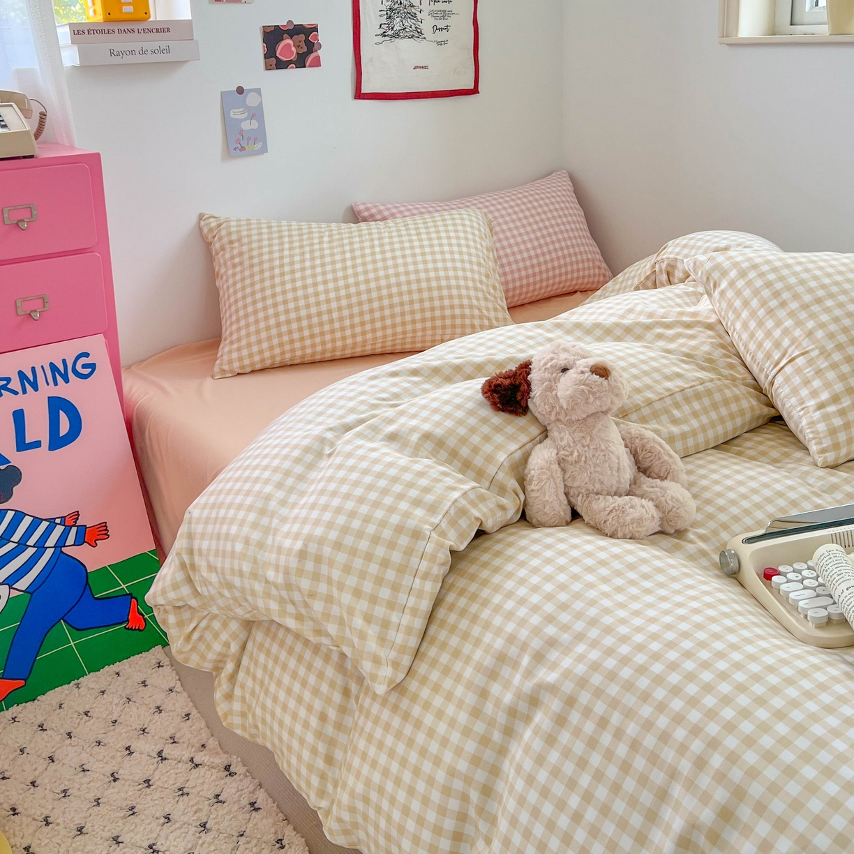 91家纺网 家纺一手货源 找家纺 红嘴企鹅 2025新款云感提花双层纱印花系列四件套 格子咖