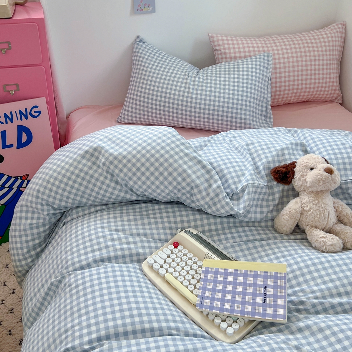 91家纺网 家纺一手货源 找家纺 红嘴企鹅 2025新款云感提花双层纱印花系列四件套 蓝格