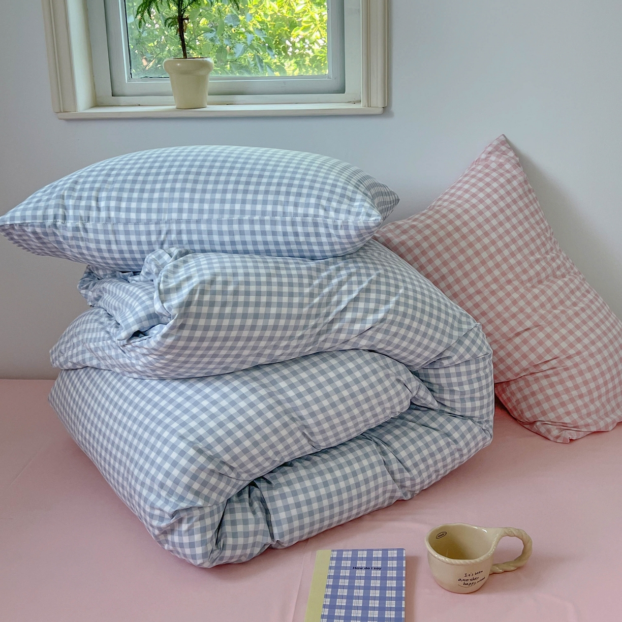 91家纺网 家纺一手货源 找家纺 红嘴企鹅 2025新款云感提花双层纱印花系列四件套 蓝格