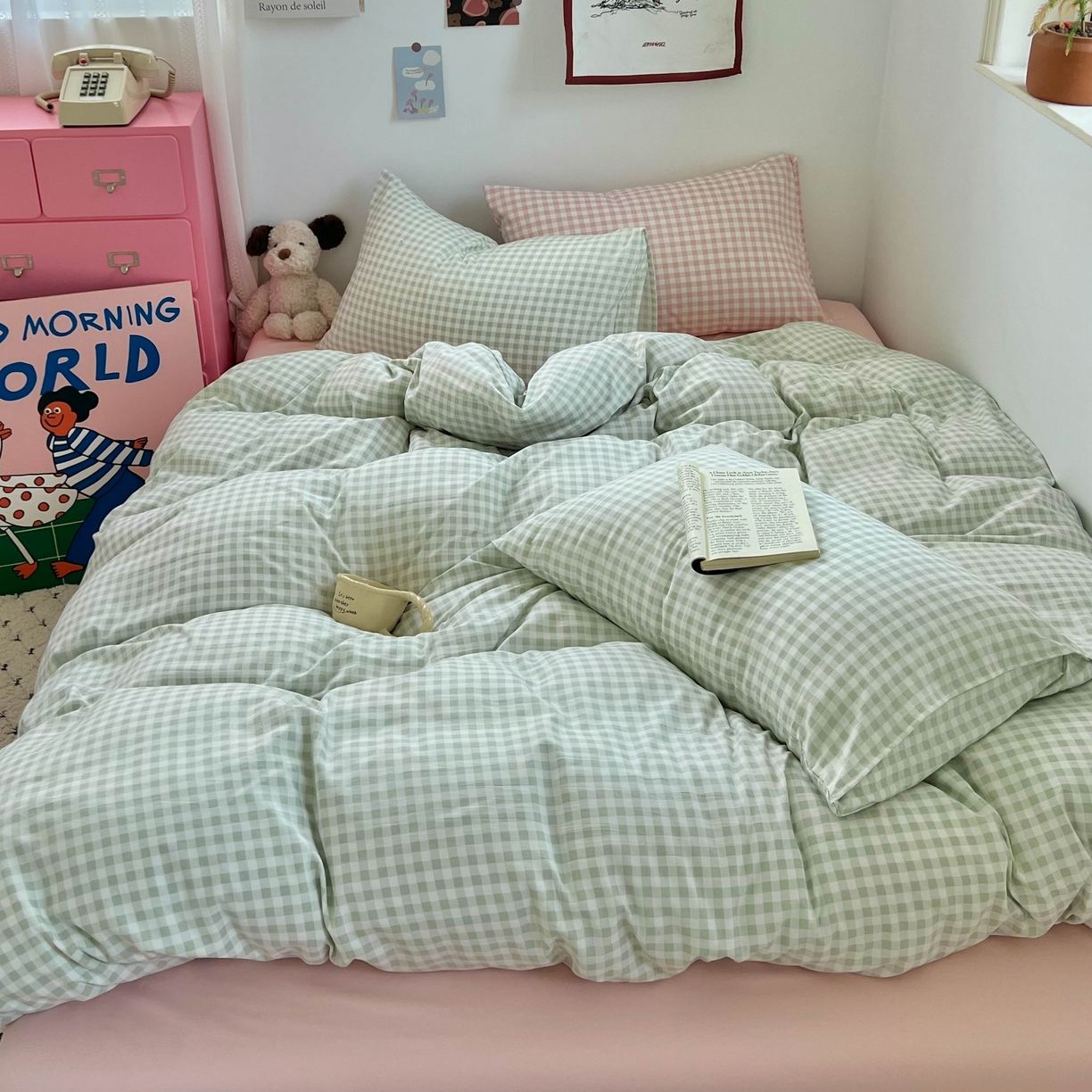 91家纺网 家纺一手货源 找家纺 红嘴企鹅 2025新款云感提花双层纱印花系列四件套 绿格