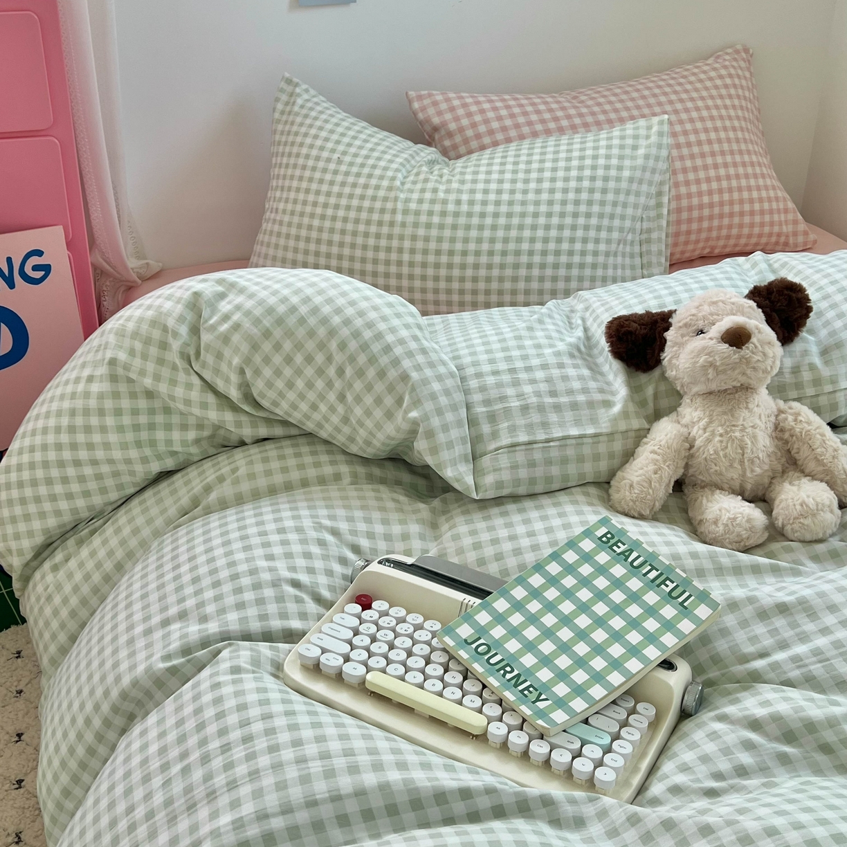 91家纺网 家纺一手货源 找家纺 红嘴企鹅 2025新款云感提花双层纱印花系列四件套 绿格