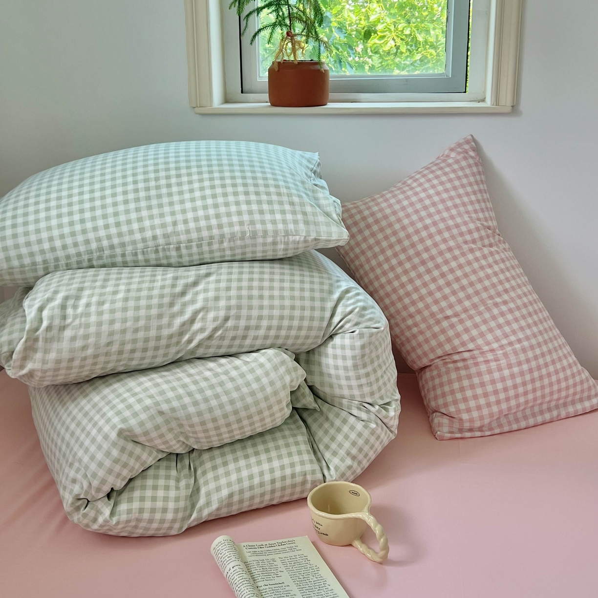 91家纺网 家纺一手货源 找家纺 红嘴企鹅 2025新款云感提花双层纱印花系列四件套 绿格