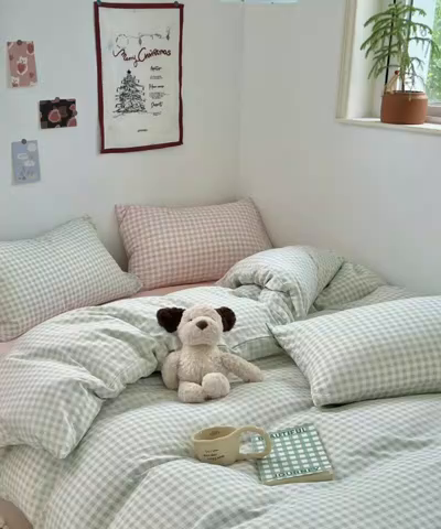 91家纺网 家纺一手货源 找家纺 红嘴企鹅 2025新款云感提花双层纱印花系列四件套 绿格