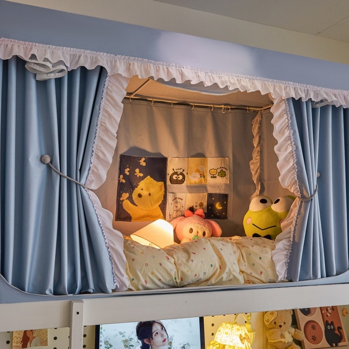 91家纺网 家纺一手货源 找家纺 雪姿家纺 2025新款A类纯色花边款物理强遮光纳米技术环保透气超强遮光防蚊学生坐床蚊帐 纯色花边款-淡兰色