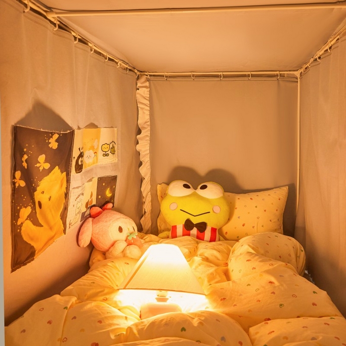 91家纺网 家纺一手货源 找家纺 雪姿家纺 2025新款A类纯色花边款物理强遮光纳米技术环保透气超强遮光防蚊学生坐床蚊帐 纯色花边款-淡兰色