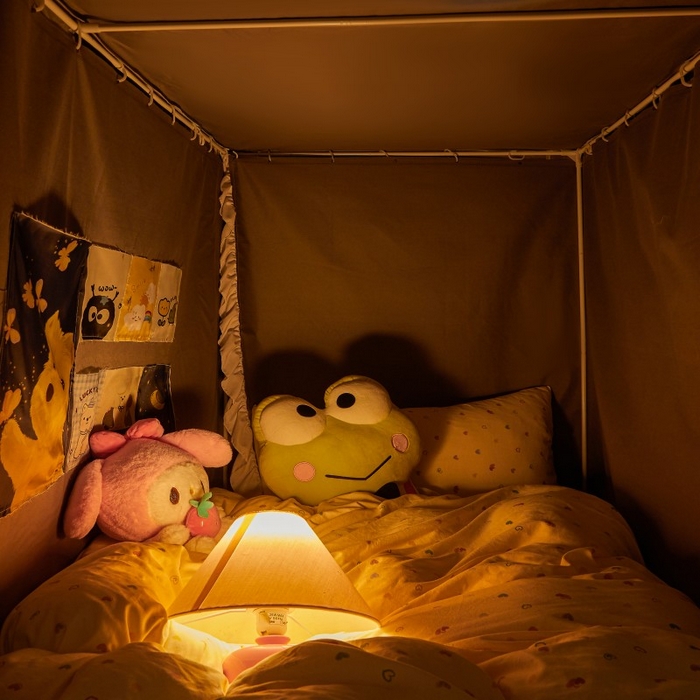 91家纺网 家纺一手货源 找家纺 雪姿家纺 2025新款A类纯色花边款物理强遮光纳米技术环保透气超强遮光防蚊学生坐床蚊帐 纯色花边款-时尚灰