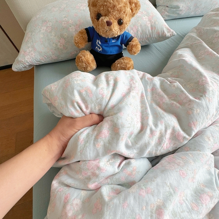 91家纺网 家纺一手货源 找家纺 8+8 2025新款全棉A类母婴级抗菌有氧全棉双层纱亲肤全棉小清新印花三件套四件套 简约款-莱茵河畔