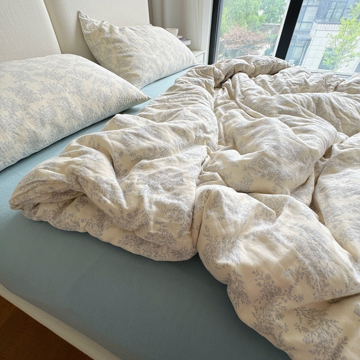 91家纺网 家纺一手货源 找家纺 8+8 2025新款全棉A类母婴级抗菌有氧全棉双层纱亲肤全棉小清新印花三件套四件套 简约款-蓝轩