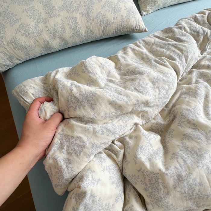 91家纺网 家纺一手货源 找家纺 8+8 2025新款全棉A类母婴级抗菌有氧全棉双层纱亲肤全棉小清新印花三件套四件套 简约款-蓝轩