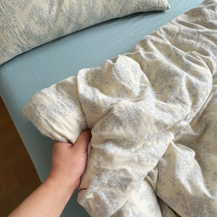 91家纺网 家纺一手货源 找家纺 8+8 2025新款全棉A类母婴级抗菌有氧全棉双层纱亲肤全棉小清新印花三件套四件套 简约款-蓝轩