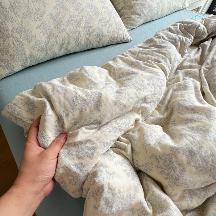 91家纺网 家纺一手货源 找家纺 8+8 2025新款全棉A类母婴级抗菌有氧全棉双层纱亲肤全棉小清新印花三件套四件套 简约款-蓝轩