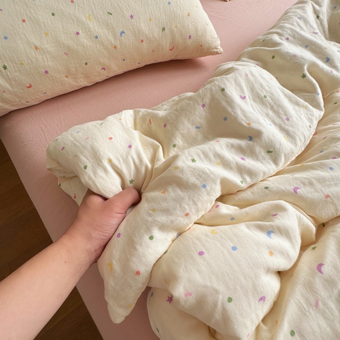 91家纺网 家纺一手货源 找家纺 8+8 2025新款全棉A类母婴级抗菌有氧全棉双层纱亲肤全棉小清新印花三件套四件套 简约款-浅熙