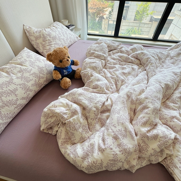 91家纺网 家纺一手货源 找家纺 8+8 2025新款全棉A类母婴级抗菌有氧全棉双层纱亲肤全棉小清新印花三件套四件套 简约款-紫萱