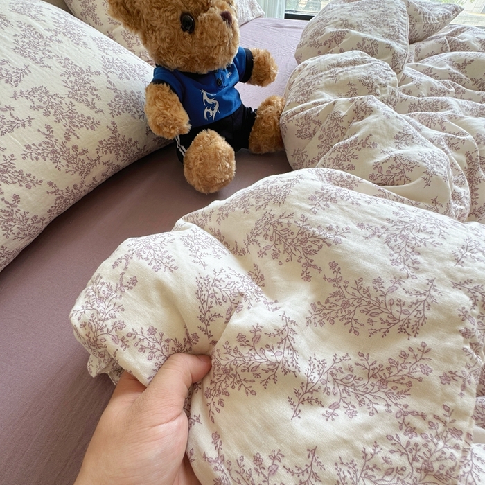 91家纺网 家纺一手货源 找家纺 8+8 2025新款全棉A类母婴级抗菌有氧全棉双层纱亲肤全棉小清新印花三件套四件套 简约款-紫萱