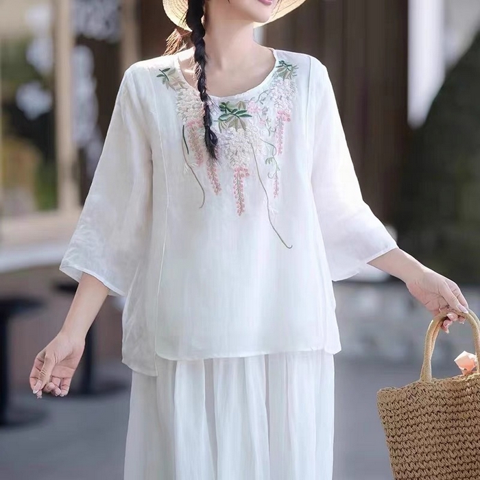 91家纺网 家纺一手货源 找家纺 （总）洛兰沙家居馆【只代发】【只代发】 2025春夏新款刺绣苎麻显瘦立领斜襟盘扣七分袖T恤上衣女