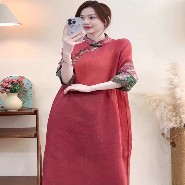 91家纺网 家纺一手货源 找家纺 洛兰沙家居馆【只代发】【只代发】 2025春夏新款文艺复古民族风上衣女刺绣花棉麻连衣裙盘扣立领连衣裙女装 红色