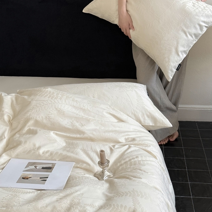 91家纺网 家纺一手货源 找家纺 （总）鹿班家居 2025春夏新款100s长绒棉纯棉云感超柔厚织提花浮雕四件套-半阙清欢（标准会员-20元）