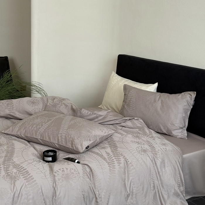 91家纺网 家纺一手货源 找家纺 鹿班家居 2025春夏新款100s长绒棉纯棉云感超柔厚织提花浮雕四件套-半阙清欢（标准会员-20元） 半阙清欢-咖色