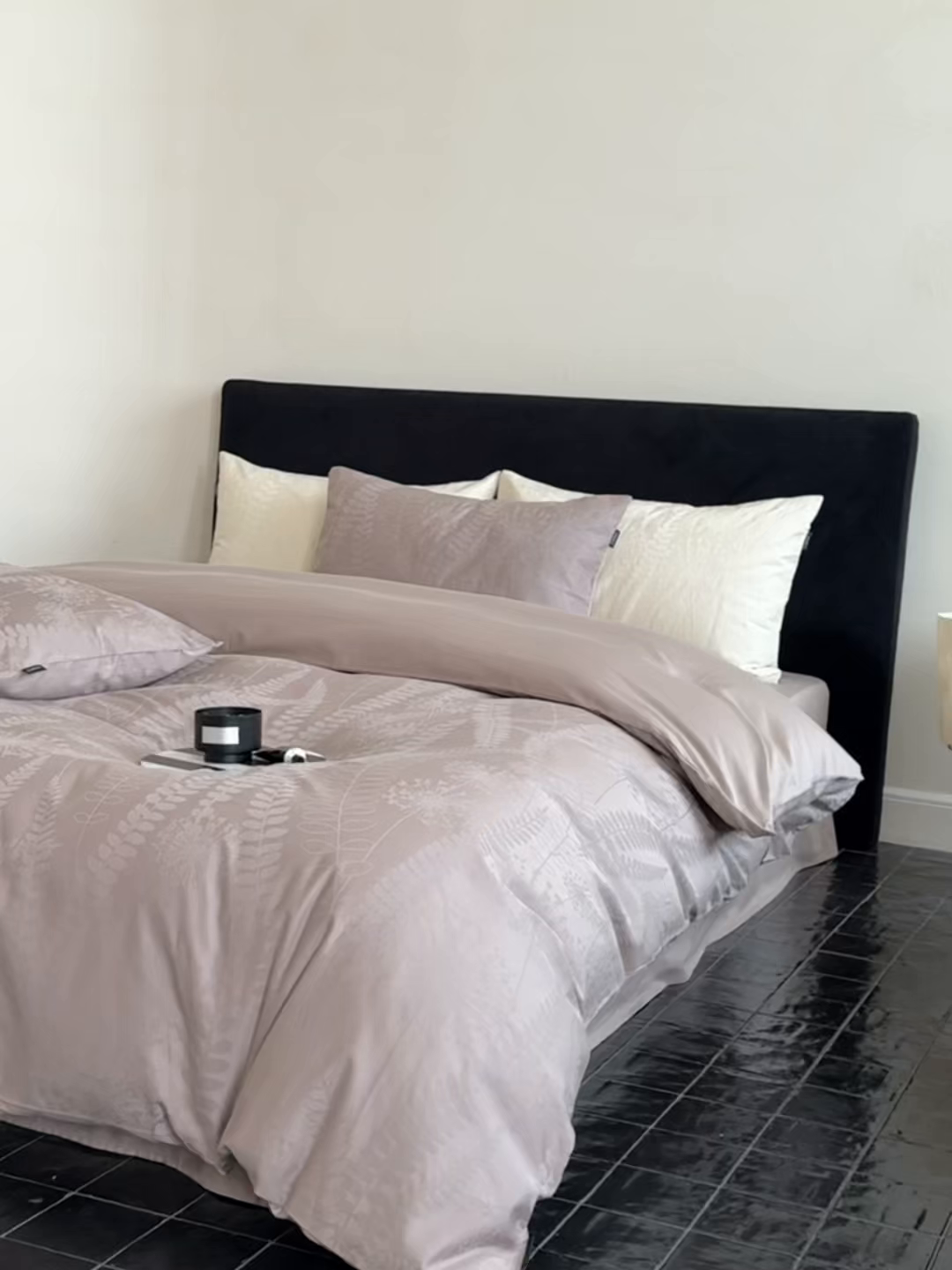 91家纺网 家纺一手货源 找家纺 鹿班家居 2025春夏新款100s长绒棉纯棉云感超柔厚织提花浮雕四件套-半阙清欢（标准会员-20元） 半阙清欢-咖色