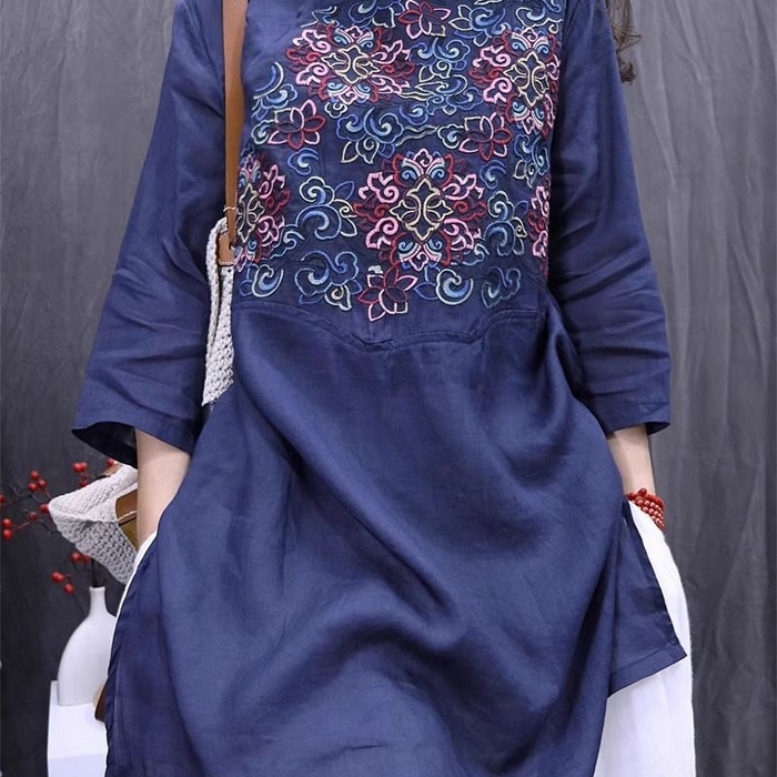 91家纺网 家纺一手货源 找家纺 洛兰沙家居馆【只代发】【只代发】 2025夏季新款新中式改良民族风重工刺绣苎麻轻薄显瘦中长款刺绣衬衫女 蓝色