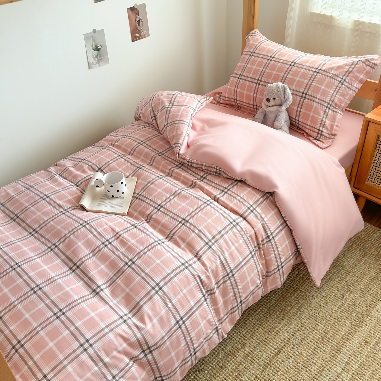 91家纺网 家纺一手货源 找家纺 卡罗兰 2025新款学生季水洗棉磨毛三件套 莫妮卡-粉