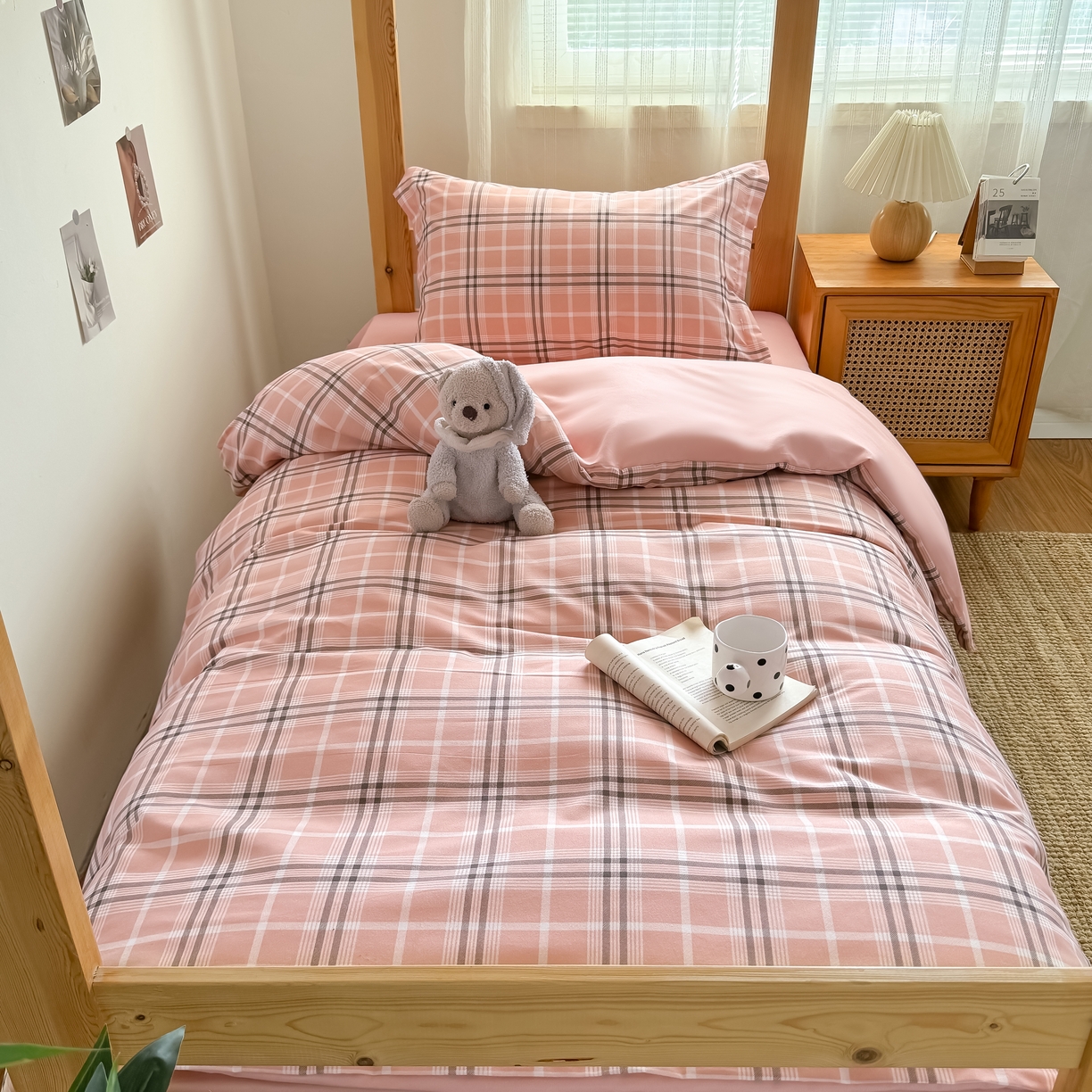 91家纺网 家纺一手货源 找家纺 卡罗兰 2025新款学生季水洗棉磨毛三件套 莫妮卡-粉