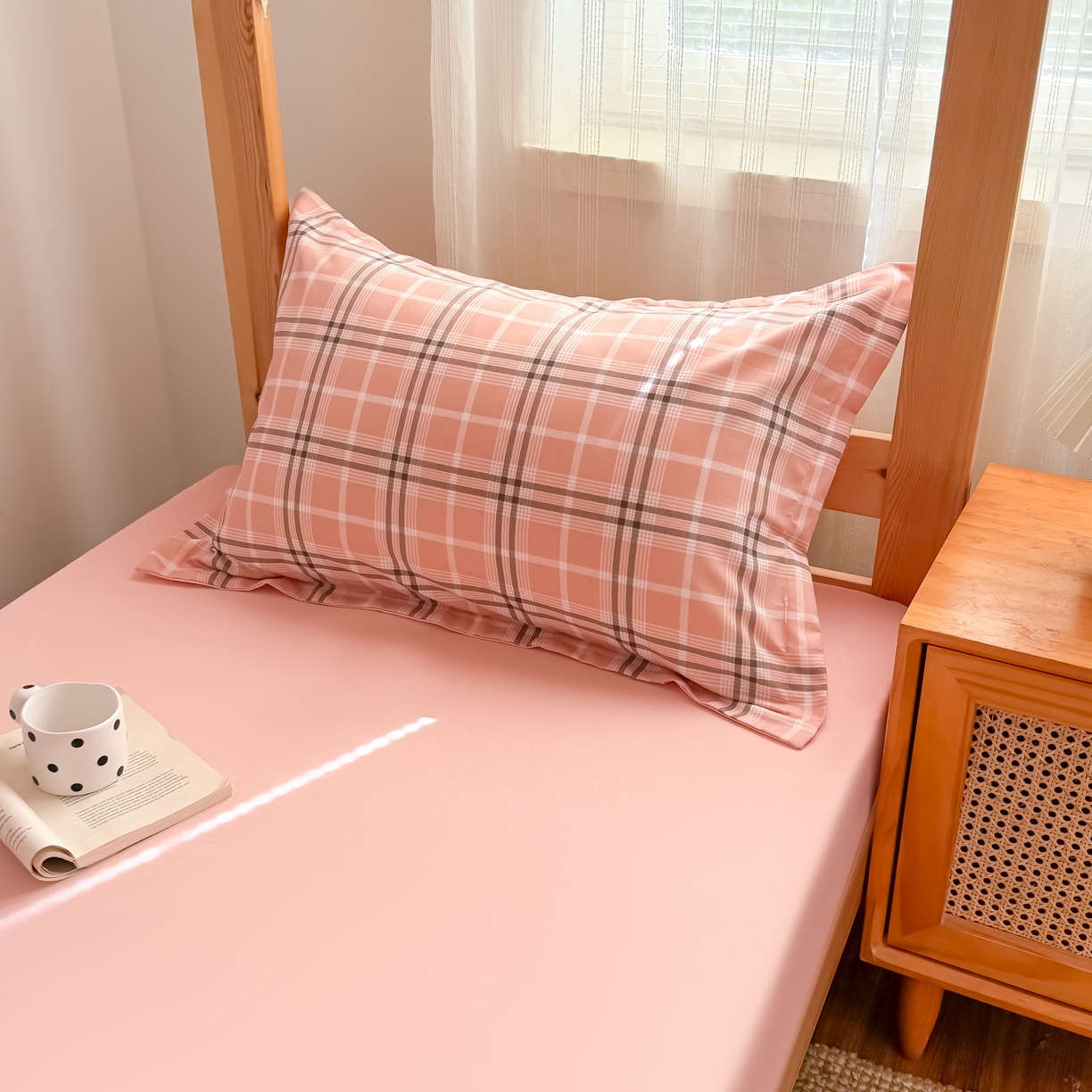 91家纺网 家纺一手货源 找家纺 卡罗兰 2025新款学生季水洗棉磨毛三件套 莫妮卡-粉