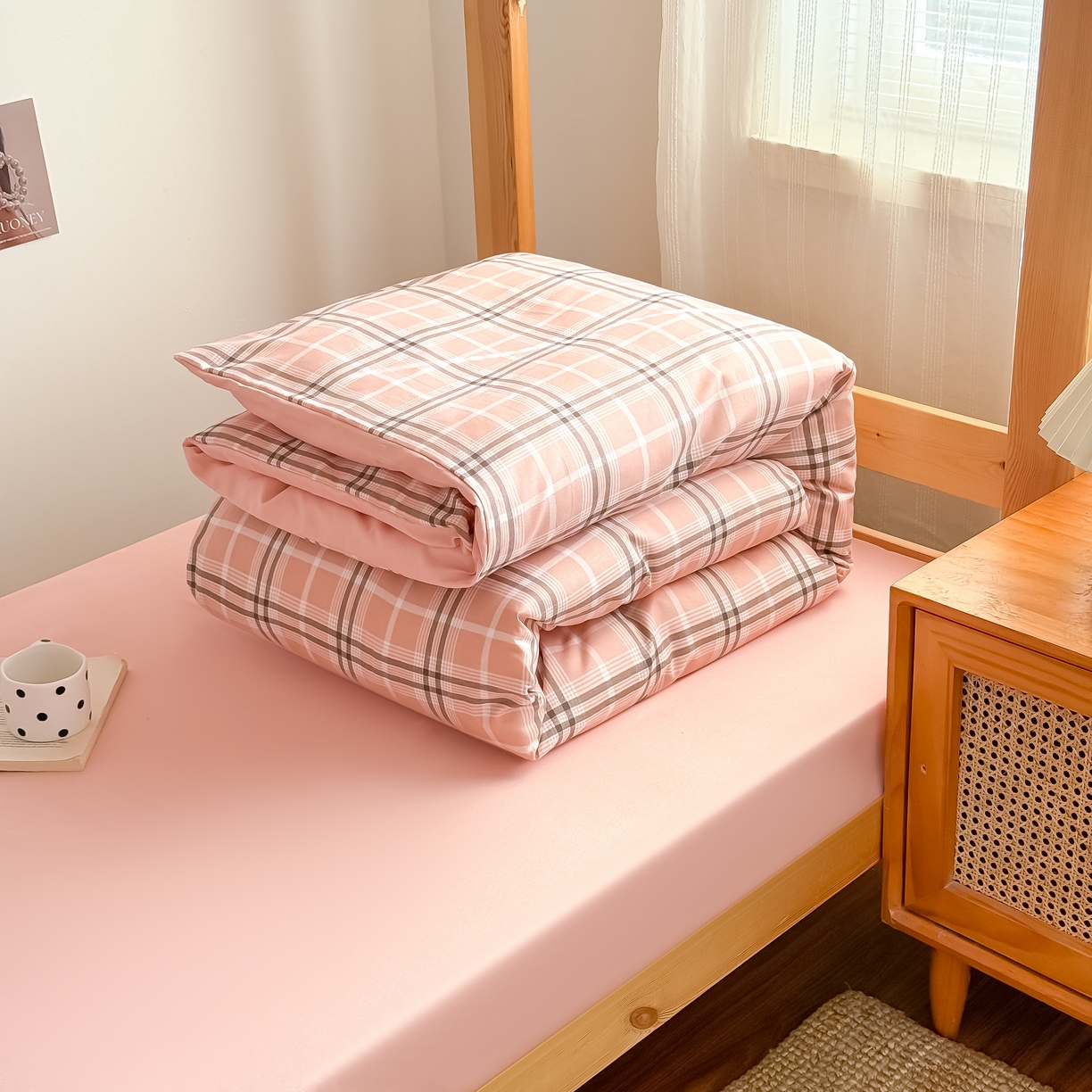 91家纺网 家纺一手货源 找家纺 卡罗兰 2025新款学生季水洗棉磨毛三件套 莫妮卡-粉