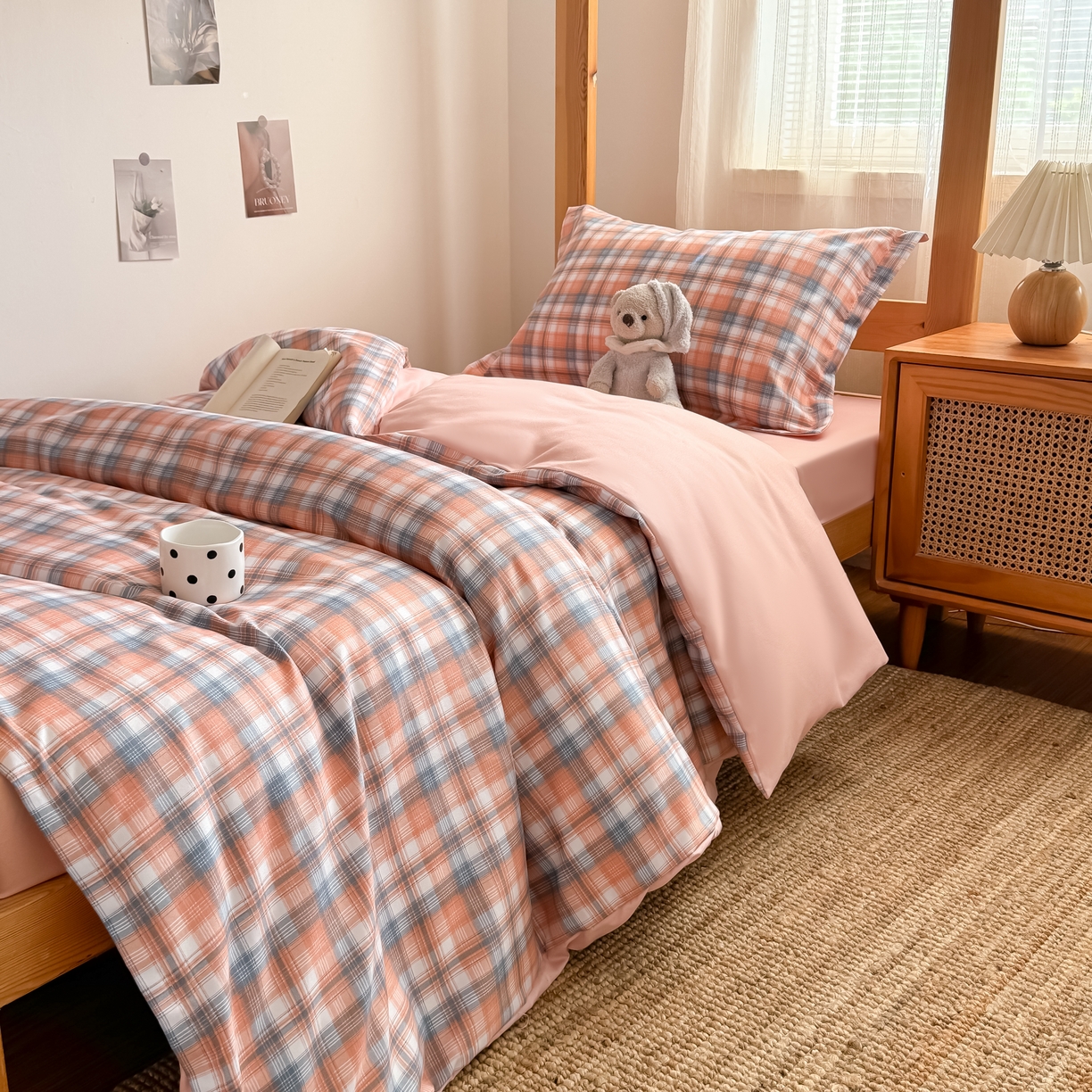 91家纺网 家纺一手货源 找家纺 卡罗兰 2025新款学生季水洗棉磨毛三件套 格调-粉