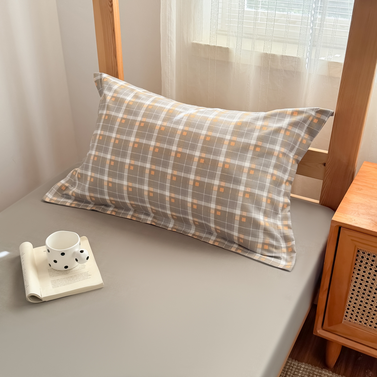 91家纺网 家纺一手货源 找家纺 卡罗兰 2025新款学生季水洗棉磨毛三件套 格调-灰