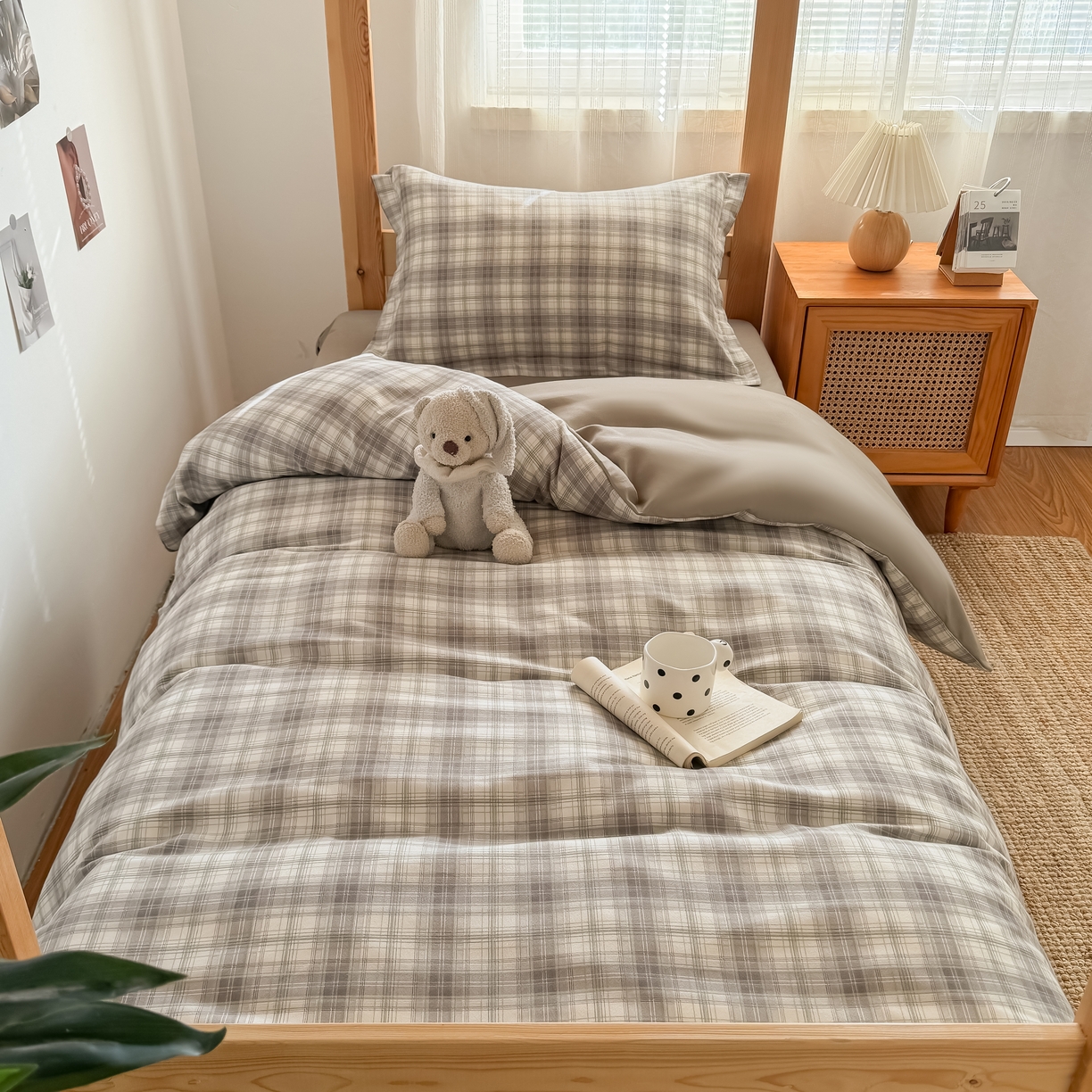 91家纺网 家纺一手货源 找家纺 卡罗兰 2025新款学生季水洗棉磨毛三件套 格调-咖