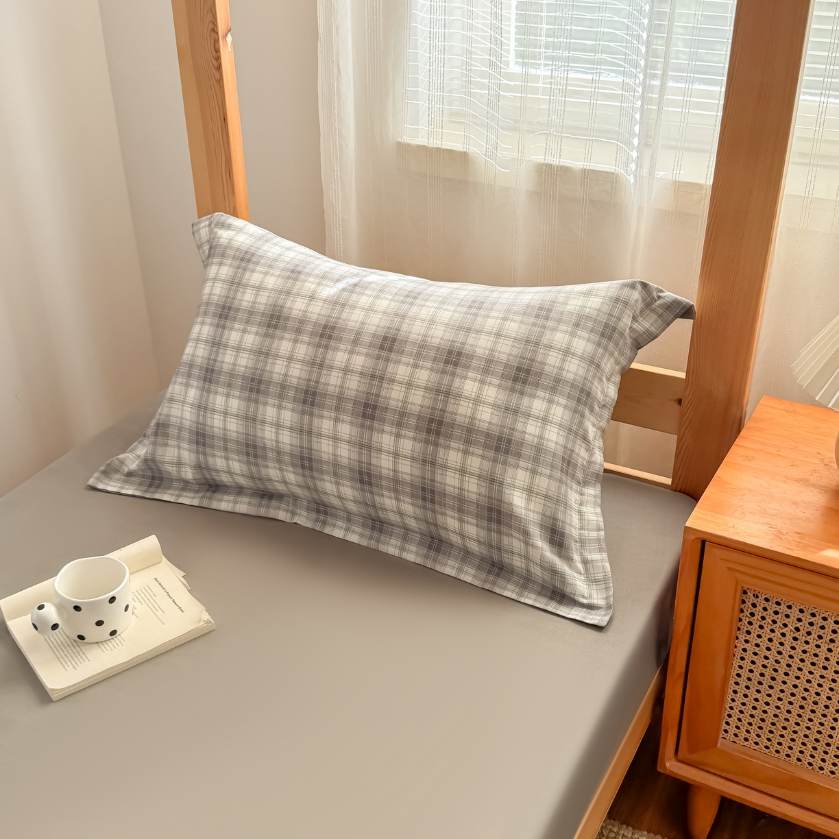 91家纺网 家纺一手货源 找家纺 卡罗兰 2025新款学生季水洗棉磨毛三件套 格调-咖