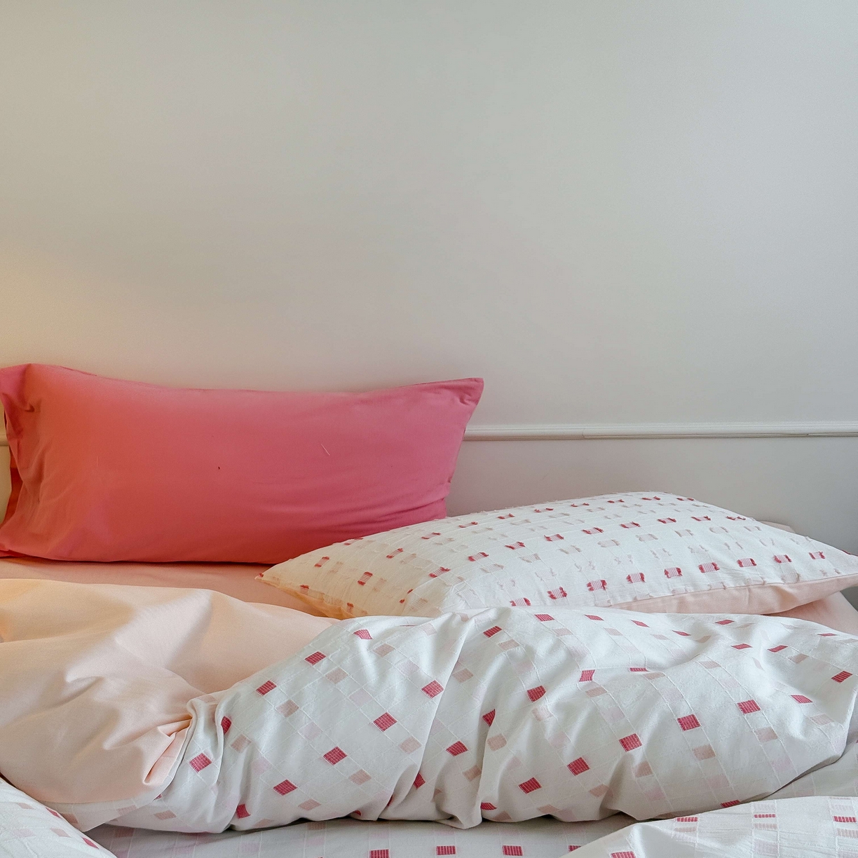 91家纺网 家纺一手货源 找家纺 山舍家居 2025新款全棉纯棉色织提花四件套系列-方糖 方糖-粉