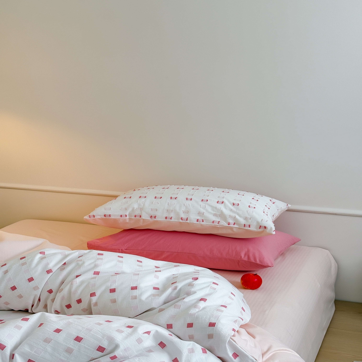 91家纺网 家纺一手货源 找家纺 山舍家居 2025新款全棉纯棉色织提花四件套系列-方糖 方糖-粉