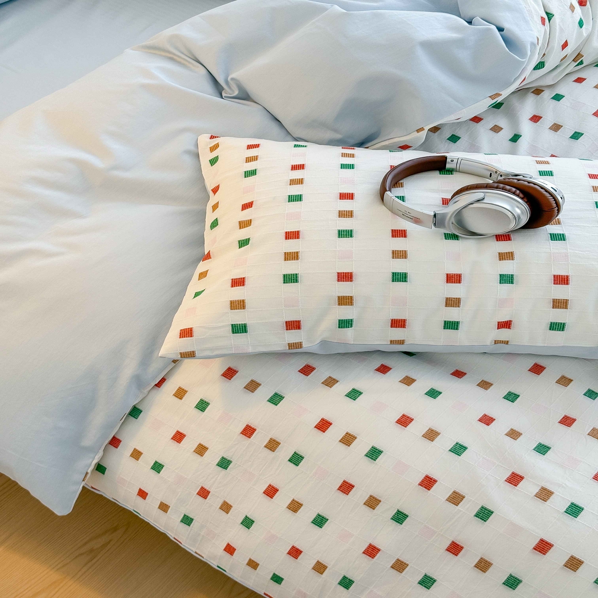 91家纺网 家纺一手货源 找家纺 山舍家居 2025新款全棉纯棉色织提花四件套系列-方糖 方糖-蓝