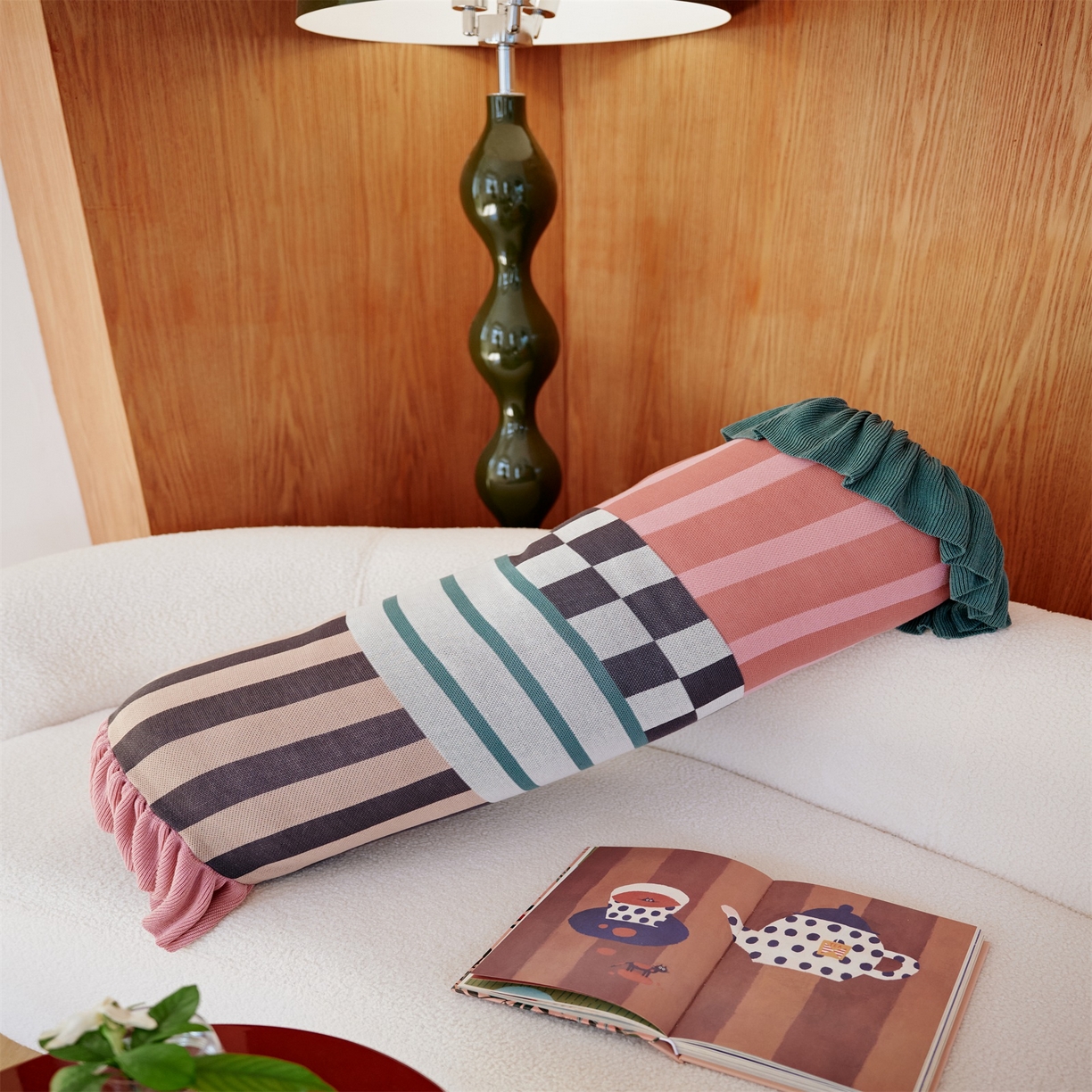 91家纺网 家纺一手货源 找家纺 （总）暖绵绵家纺 2025新款莱赛尔撞色格纹抱枕-洛希亚（含芯）最低零售价：128元